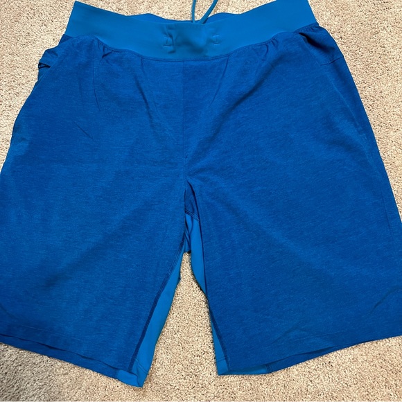 Men’s Lululemon T.H.E. Short 9” Linerless Shorts Size Medium - Picture 6 of 7